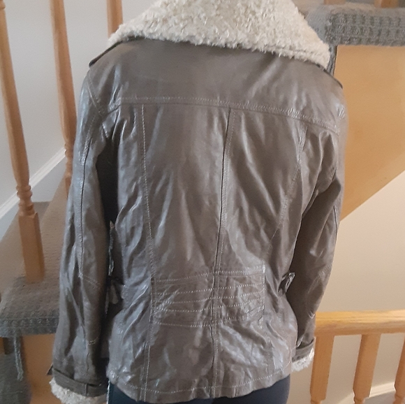 Danier Leather Bomber Jacket- Women's Size Small- Olive Green - Picture 5 of 9